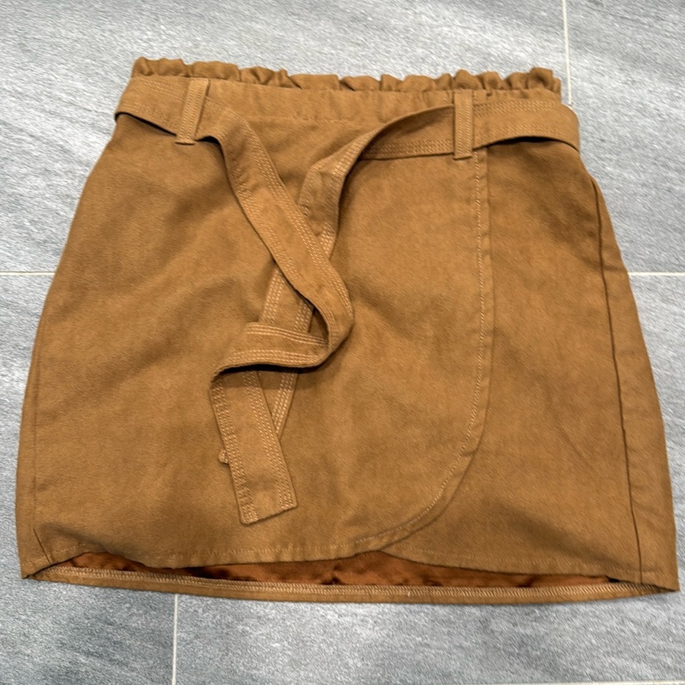 Abercrombie kids Faux Suede Wrap Mini Skort size 15/16 EUC - worn one time!